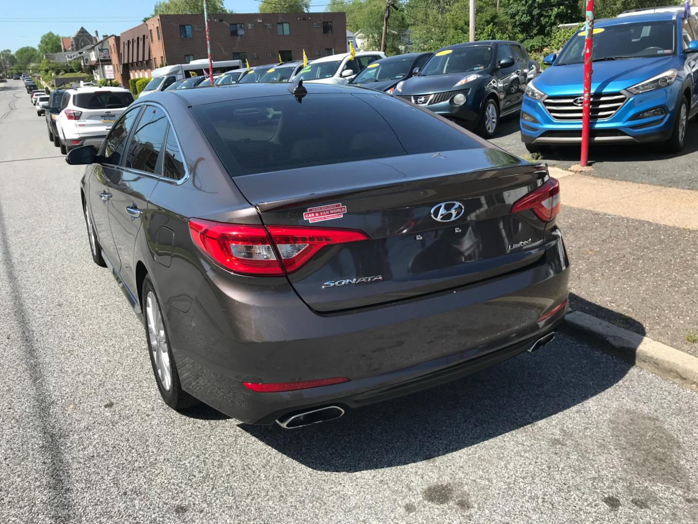 2015 Brown /Tan Hyundai Sonata LIMITED (5NPE34AF7FH) with an 2.4 V4 engine, Automatic transmission, located at 577 Chester Pike, Prospect Park, PA, 19076, (610) 237-1015, 39.886154, -75.302338 - 2015 Hyundai Sonata LIMITED: Backup camera, new PA inspection, SUPER CLEAN, runs LIKE NEW! This vehicle comes inspected and has been given a bumper to bumper safety check. It is very clean, reliable, and well maintained. We offer a unique pay plan that is known for being the easiest and fastest f - Photo#5